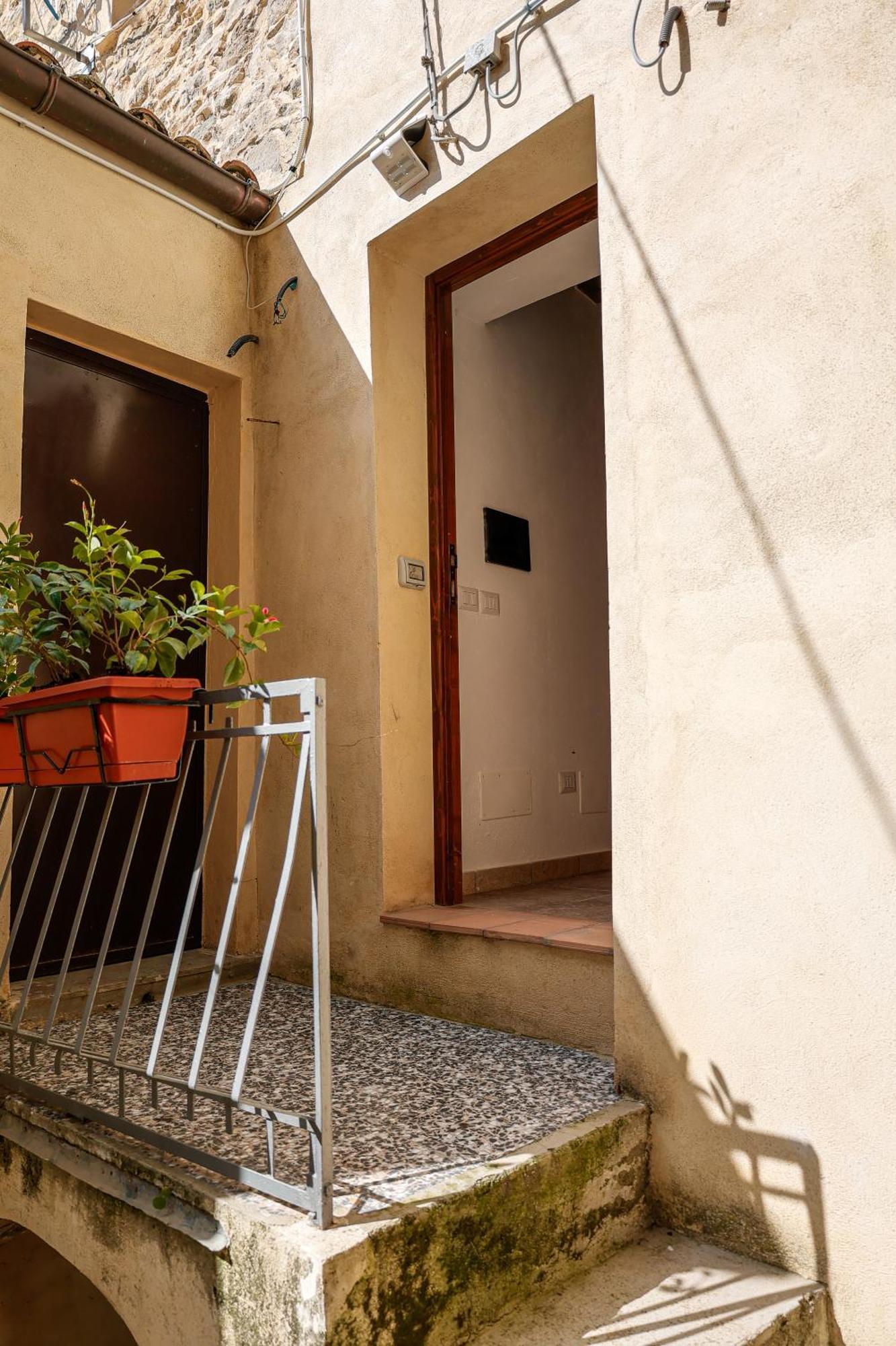 La Portella Quiet Residence Oriolo  Екстер'єр фото